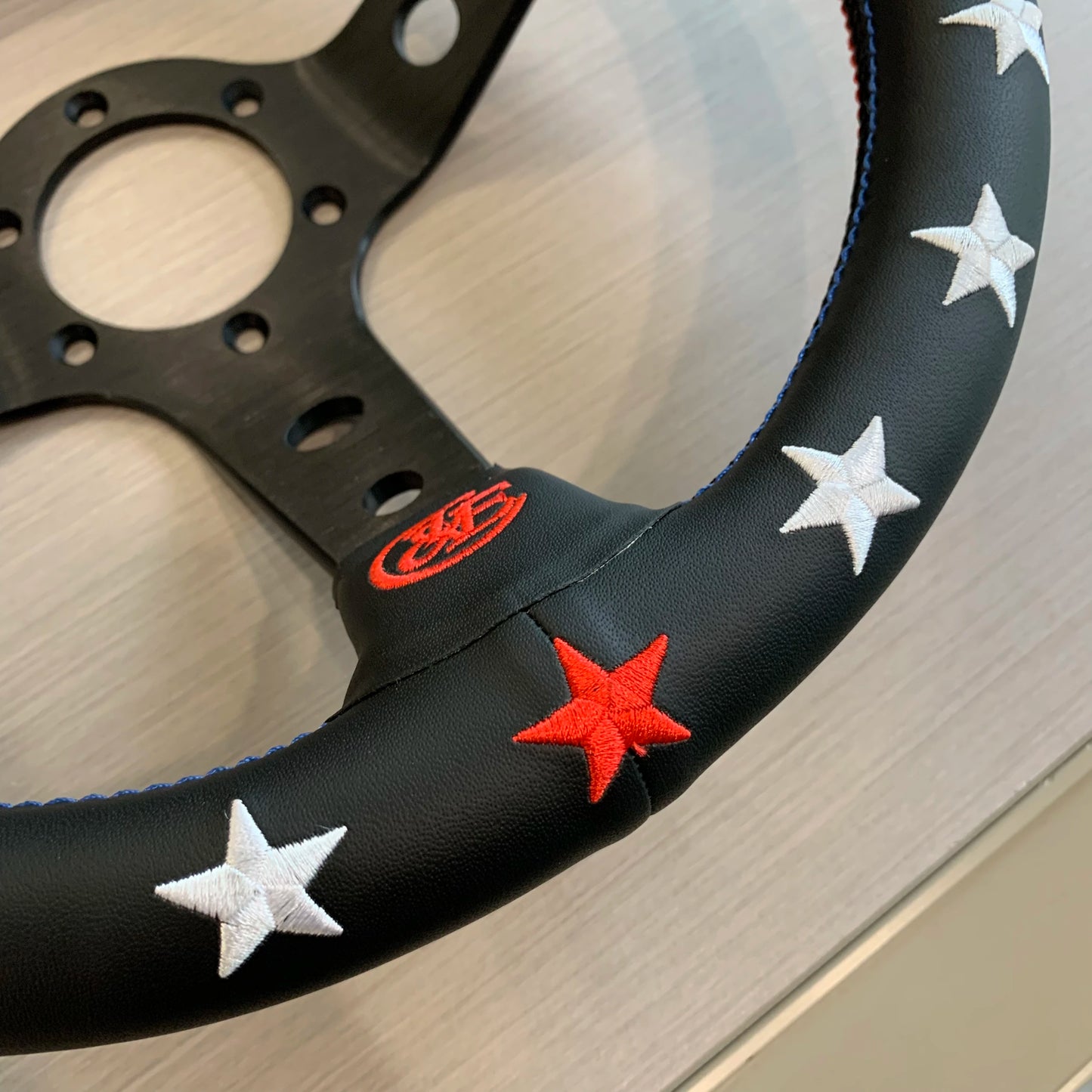 Volante esportivo Tiypeor Vertex edição especial " Seven stars"
