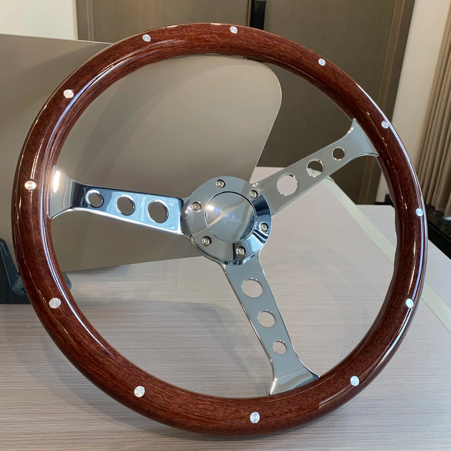 Volante esportivo retro - com cromado